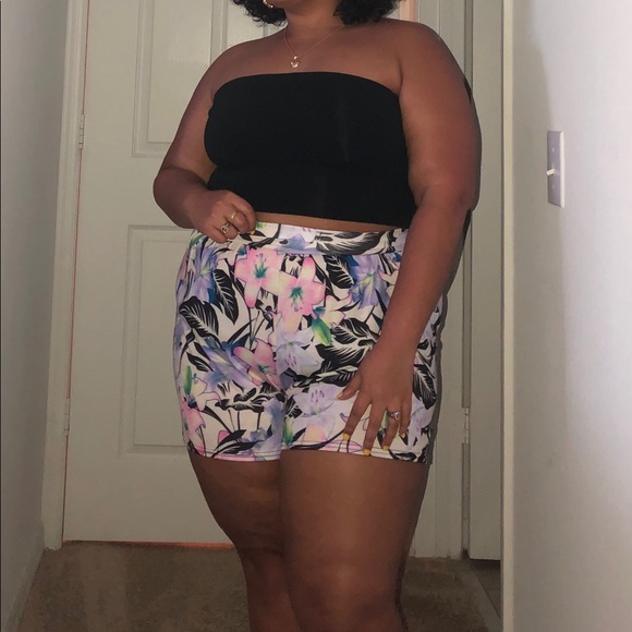Boohoo Plus Pants - Floral shorts bundle